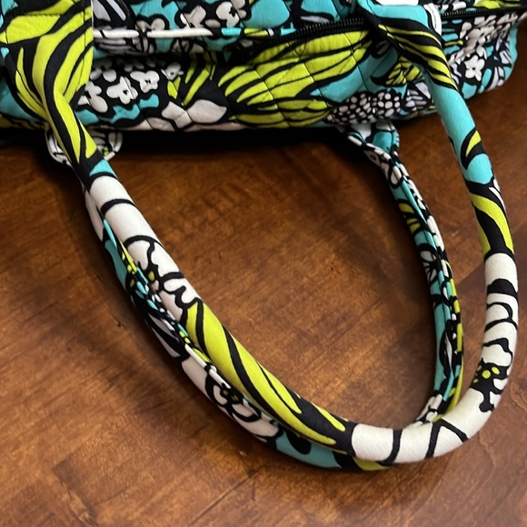 Vera Bradley retired island blooms two handle weekender tote w/shoulder strap - Picture 15 of 16